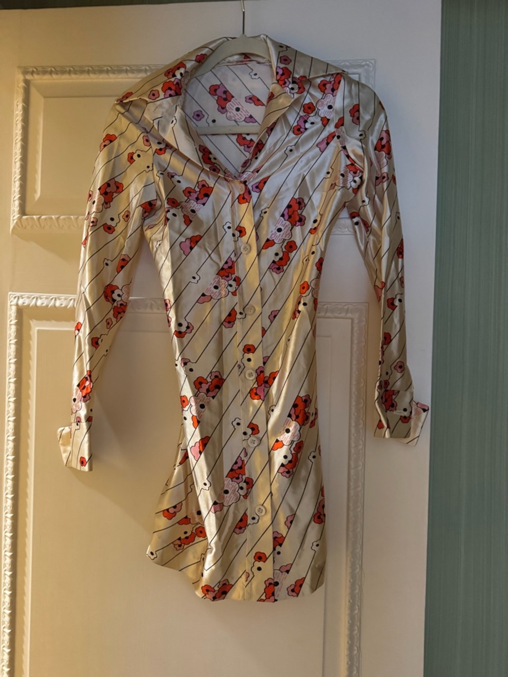 Vintage 70s Cream Floral Button-Up Dress Shirt